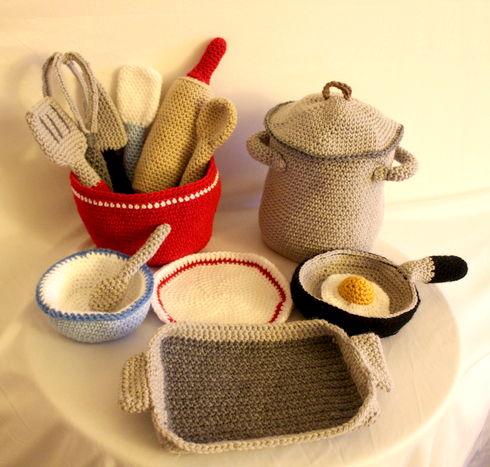 Crochet Cooking Set - Free Crochet Pattern - StringyDingDing