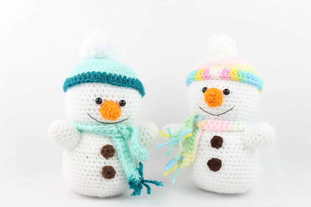 amigurumi snowman pattern crochet tutorial Mini snowman Christmas crochet pattern toys for dolls
