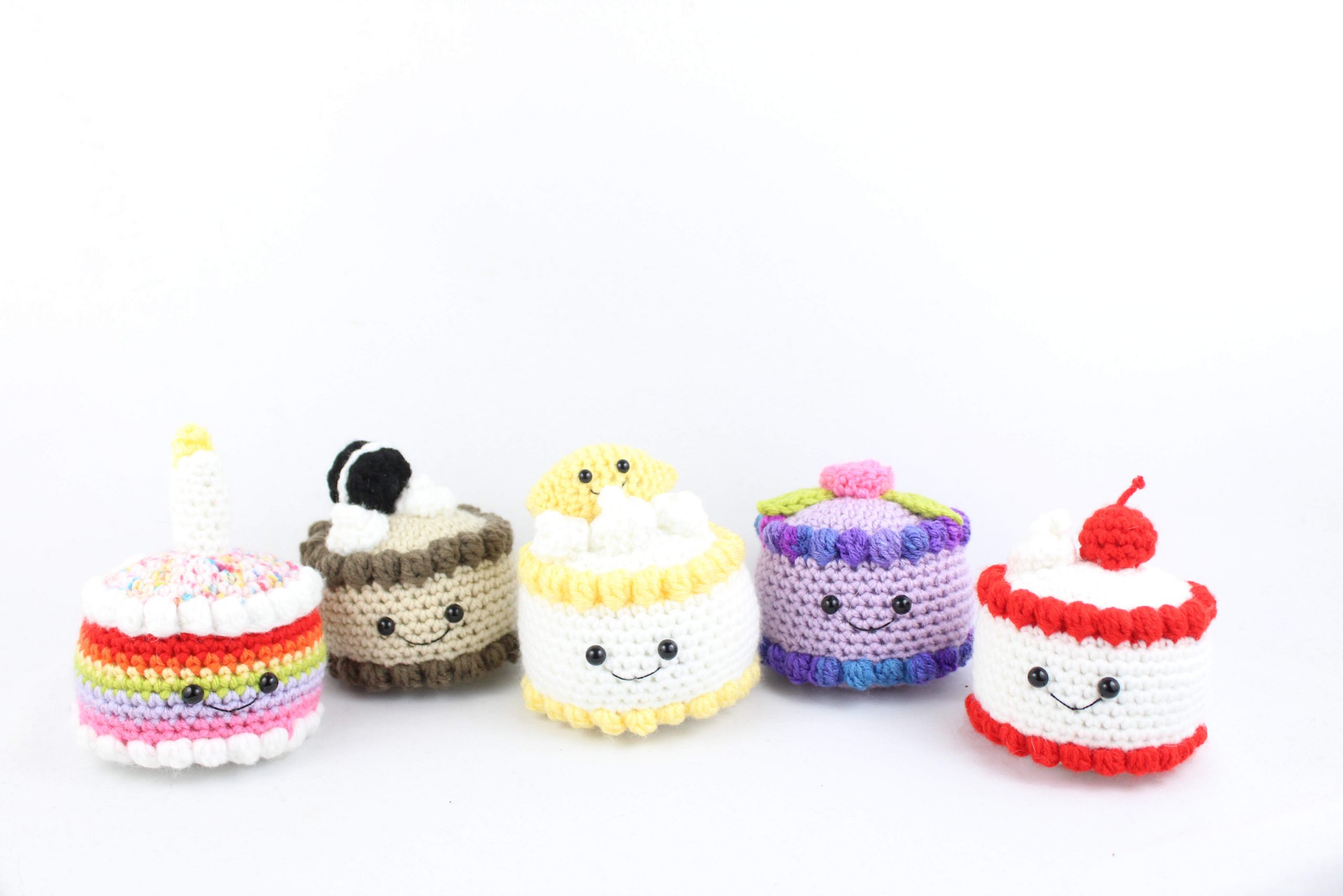 Crochet a Mini Rainbow Birthday Cake | KnitHacker