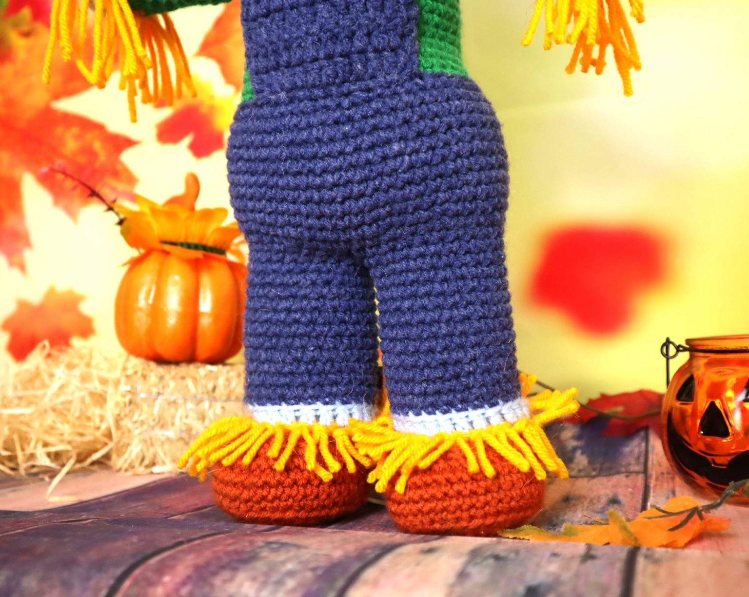 Scarecrow Amigurumi Doll - Free Crochet Pattern - StringyDingDing