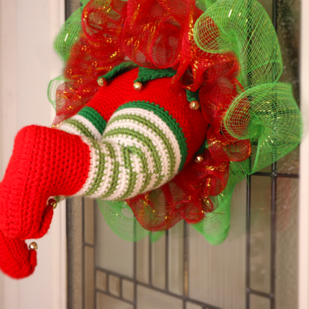 Free elf wreath amigurumi crochet pattern