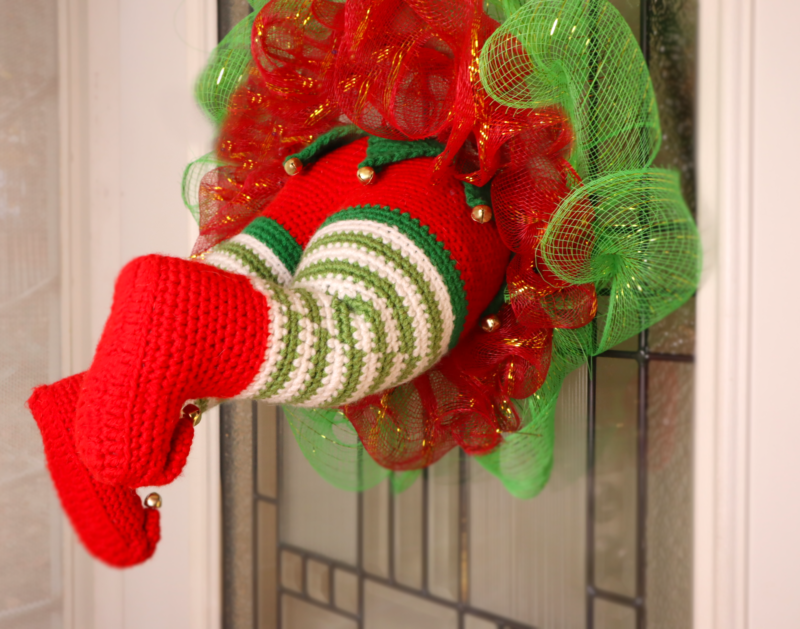 Free elf wreath amigurumi crochet pattern