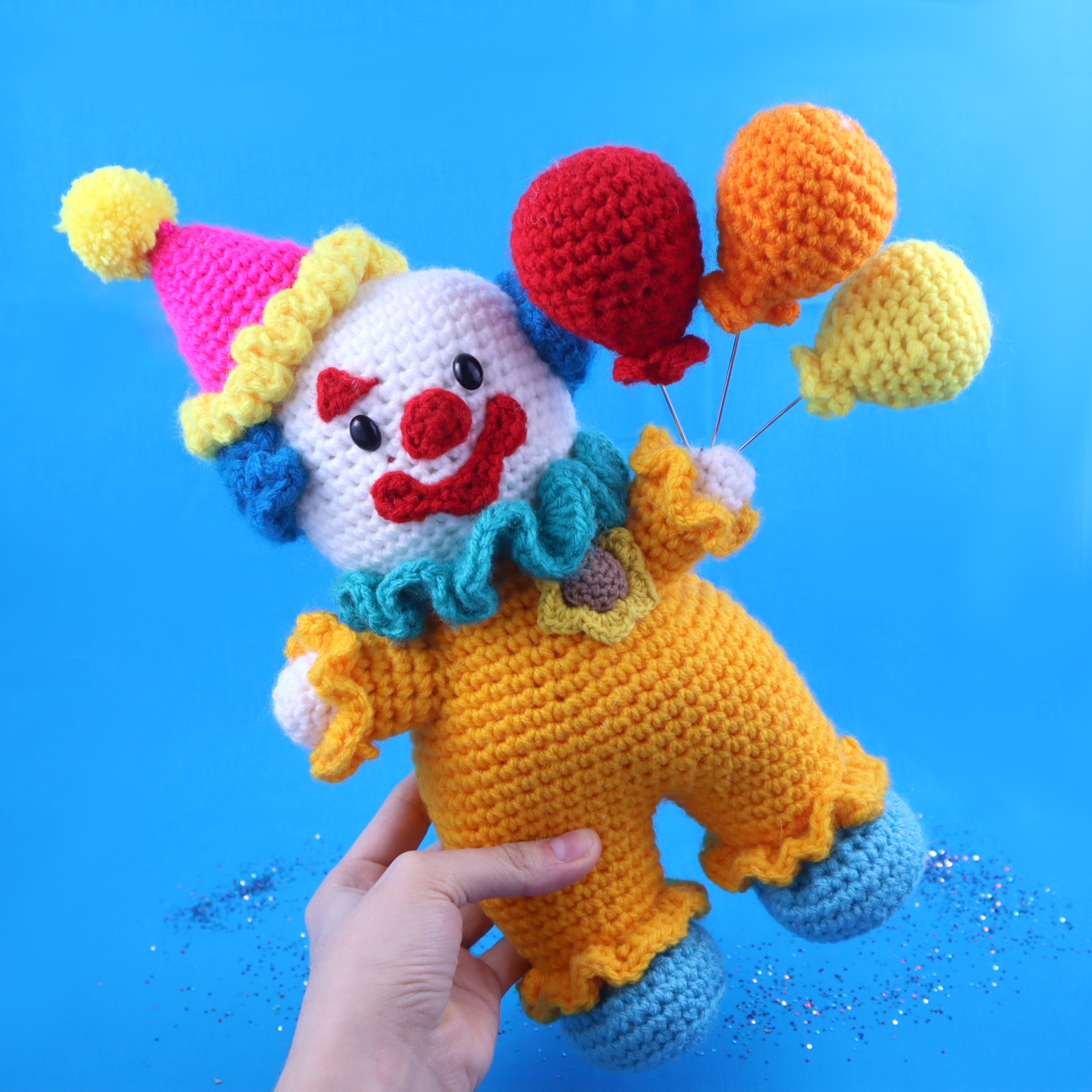Clown Amigurumi Doll - Free Crochet Pattern - StringyDingDing