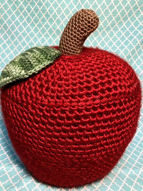 free apple amigurumi crochet pattern