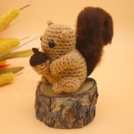 Free squirrel amigurumi crochet pattern