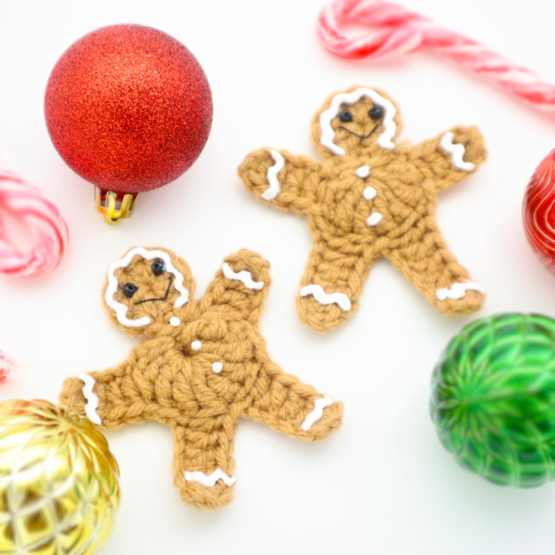 Free gingerbread amigurumi crochet pattern applique ornament