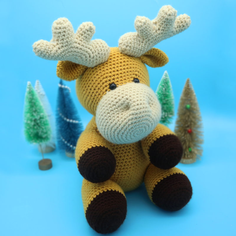 Free moose amigurumi crochet pattern Christmas