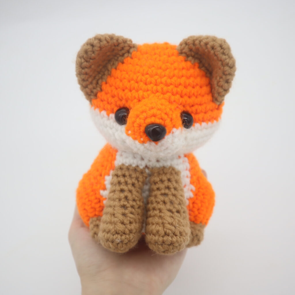 Fox Amigurumi - Free Crochet Pattern - StringyDingDing