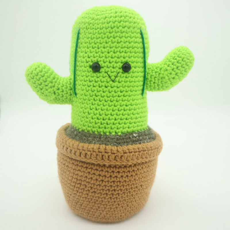 Free cactus amigurumi crochet pattern