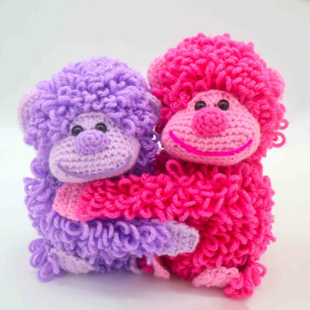 Cute hugging gorillas amigurumi crochet pattern valentines day