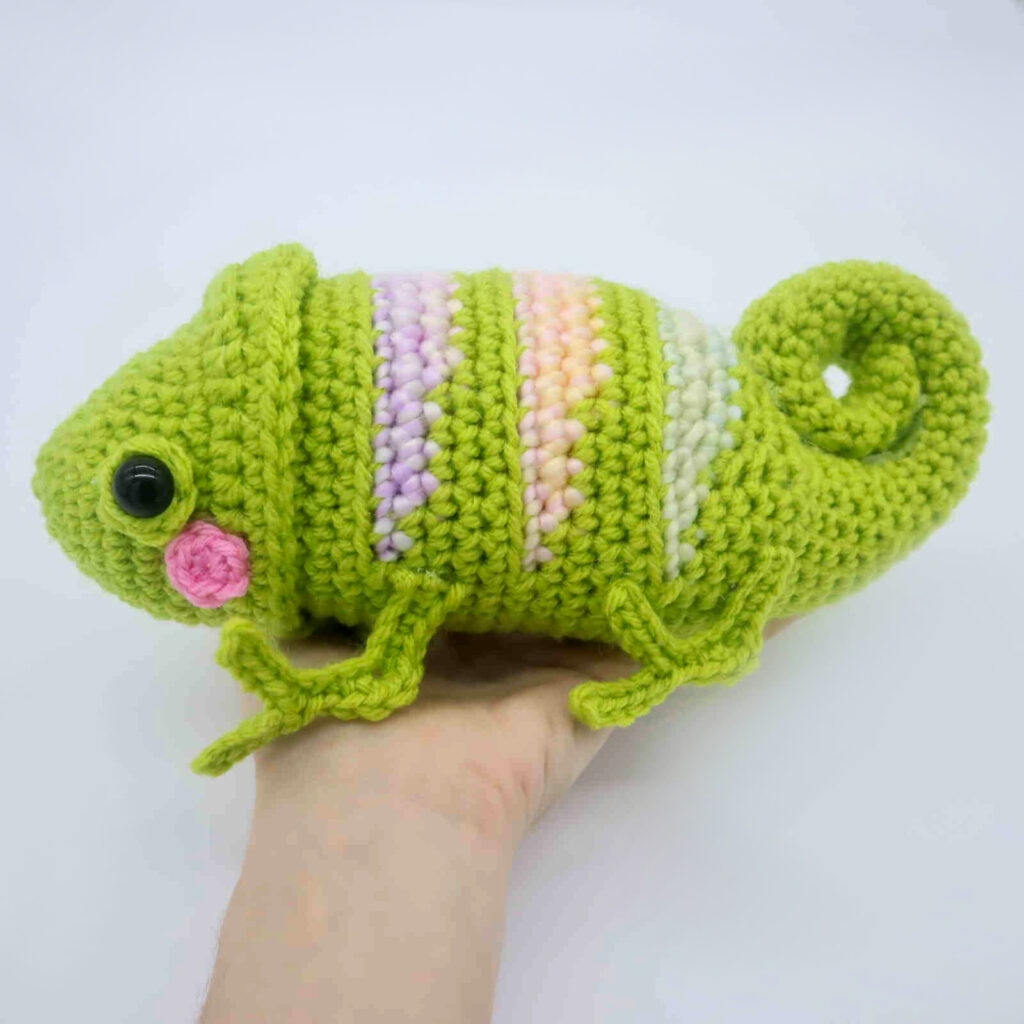 Free amigurumi chameleon crochet pattern