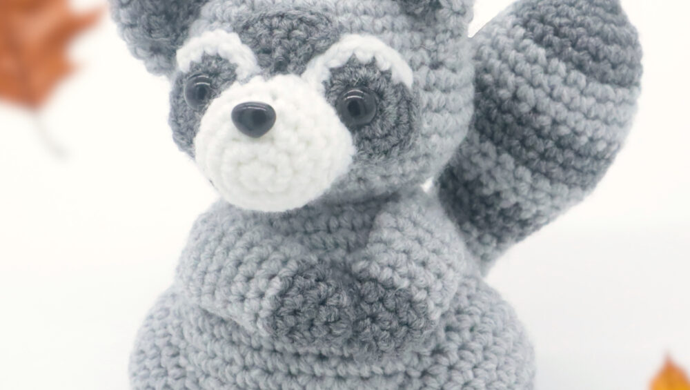 Free raccoon amigurumi crochet pattern