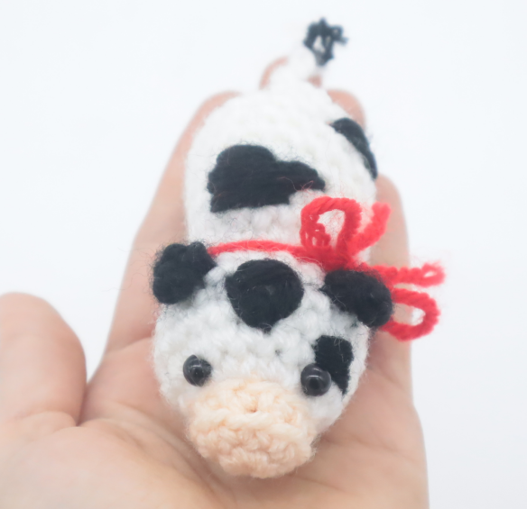 Free mini scrap cow amigurumi crochet pattern cute