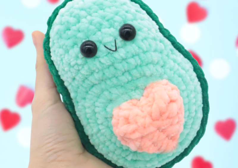 Free avocado heart amigurumi crochet pattern valentines day