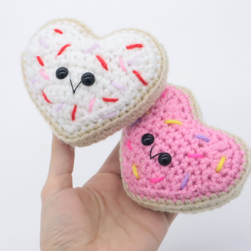 Free sugar cookies valentines amigurumi crochet pattern cookie
