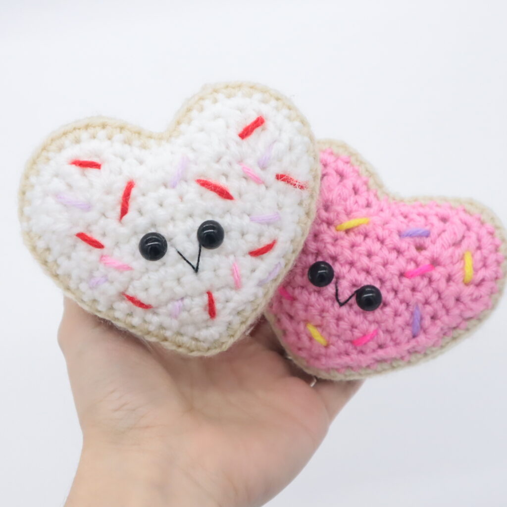 Free sugar cookies valentines amigurumi crochet pattern cookie cute