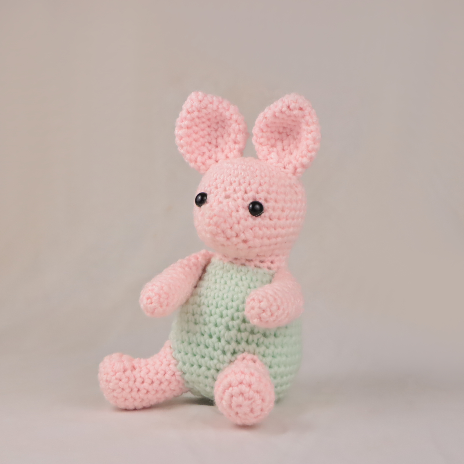Free classic piglet amigurumi crochet pattern